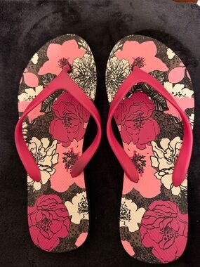 Vera Bradley Pink Floral Flip Flops